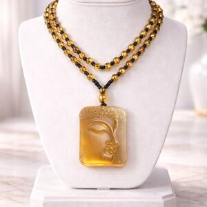 SHIVE NECKLACE